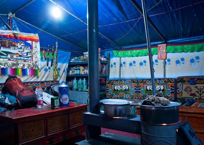 Dorm tent of Rongbuk Monastery