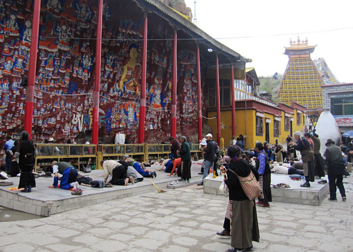 yaowang-mountain-1.jpg