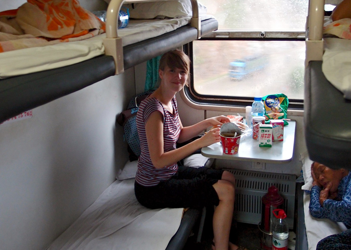 Hard sleeper cabin on Tibet train